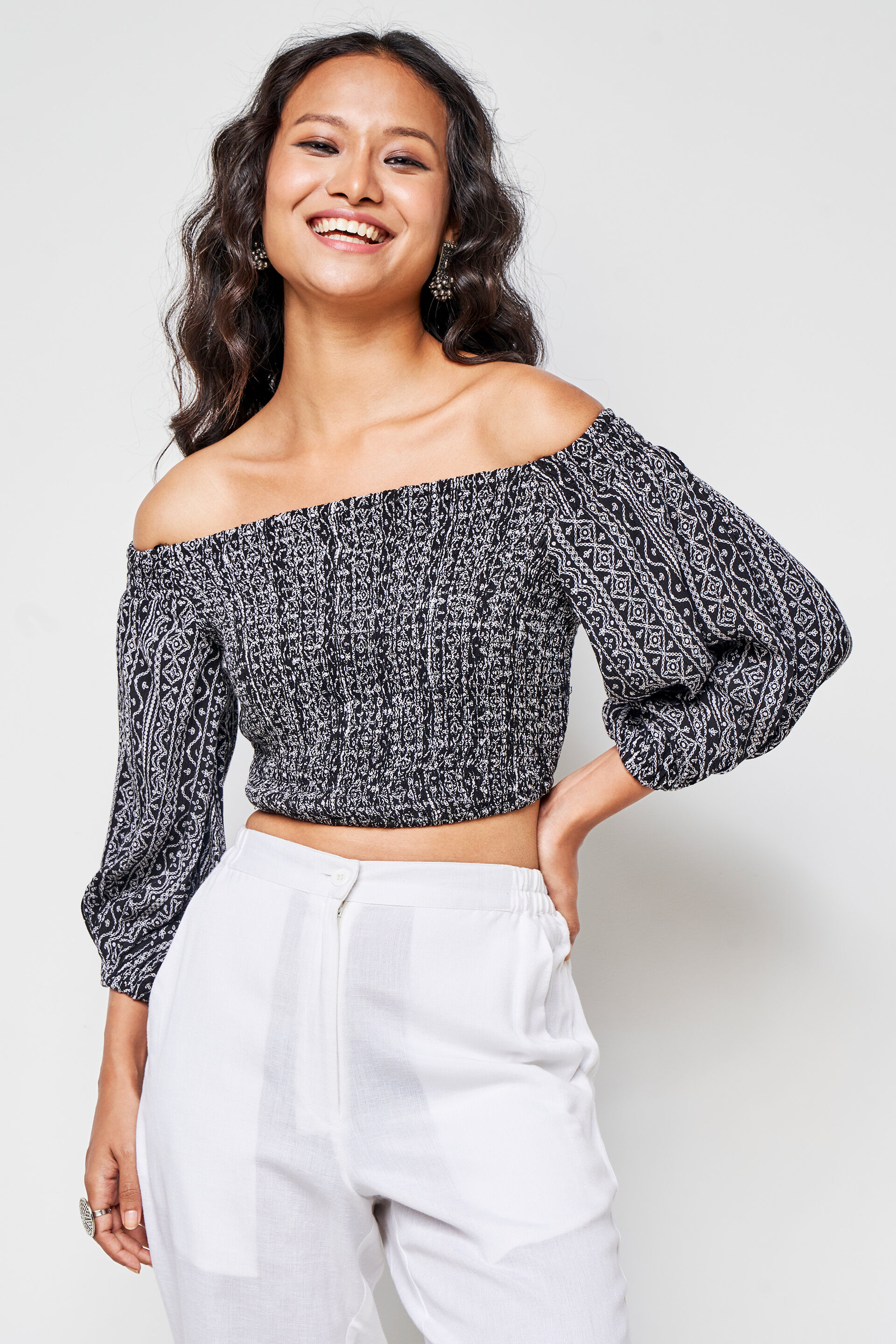 Off-Shoulder Crop-Top, Black, image 2